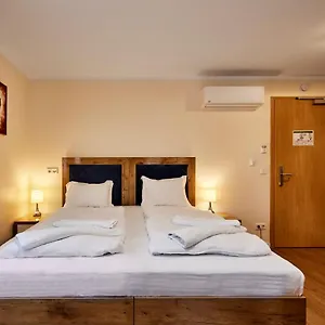 https://hotel-isha.hotelsheidelberg.net
